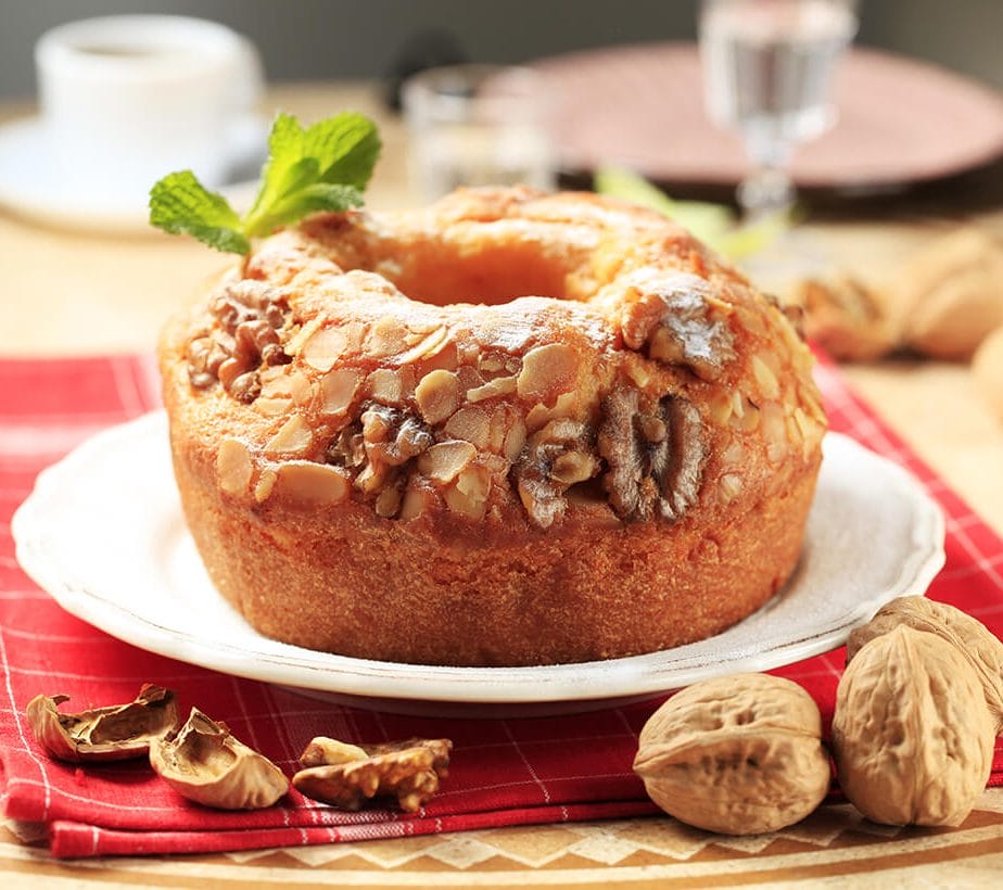 Rezept Nusskranz zum Sonntagskaffee ohne Zucker, Nusskuchen, Nusszopf, Nussguglhupf, zuckerfrei