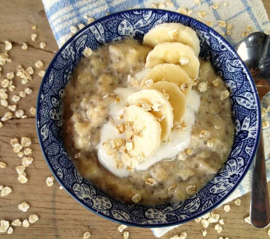 Protein-Bananen Oatmeal, Haferbrei, ohne Zucker, mit Xylit