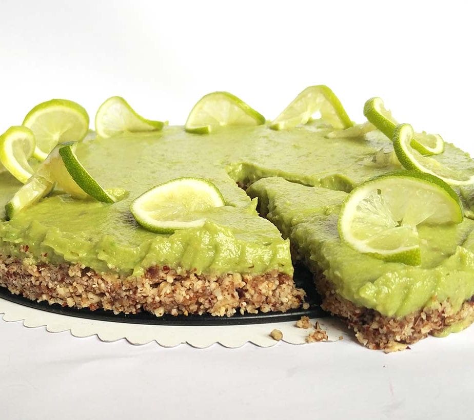 No Bake Torte, Limettentorte vegan, Nustorte ohne Mehl, Rohvegane Limettentorte mit Avocado, Limetten-Nusskuchen ohne Zucker