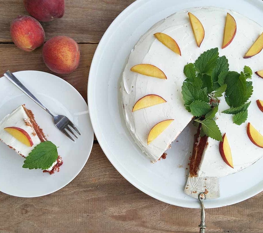 Pfirsichkuchen, Obstkuchen, Obsttorte, Joghurttorte mit Pfirsich, zuckerfrei