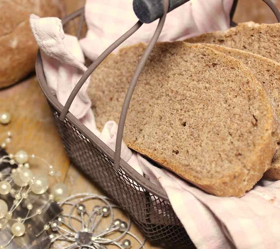 Walnussbrot, Haselnussbrot, Brotrezept, Brot selber backen, Brot selber machen, vegan, Vollkornbrot