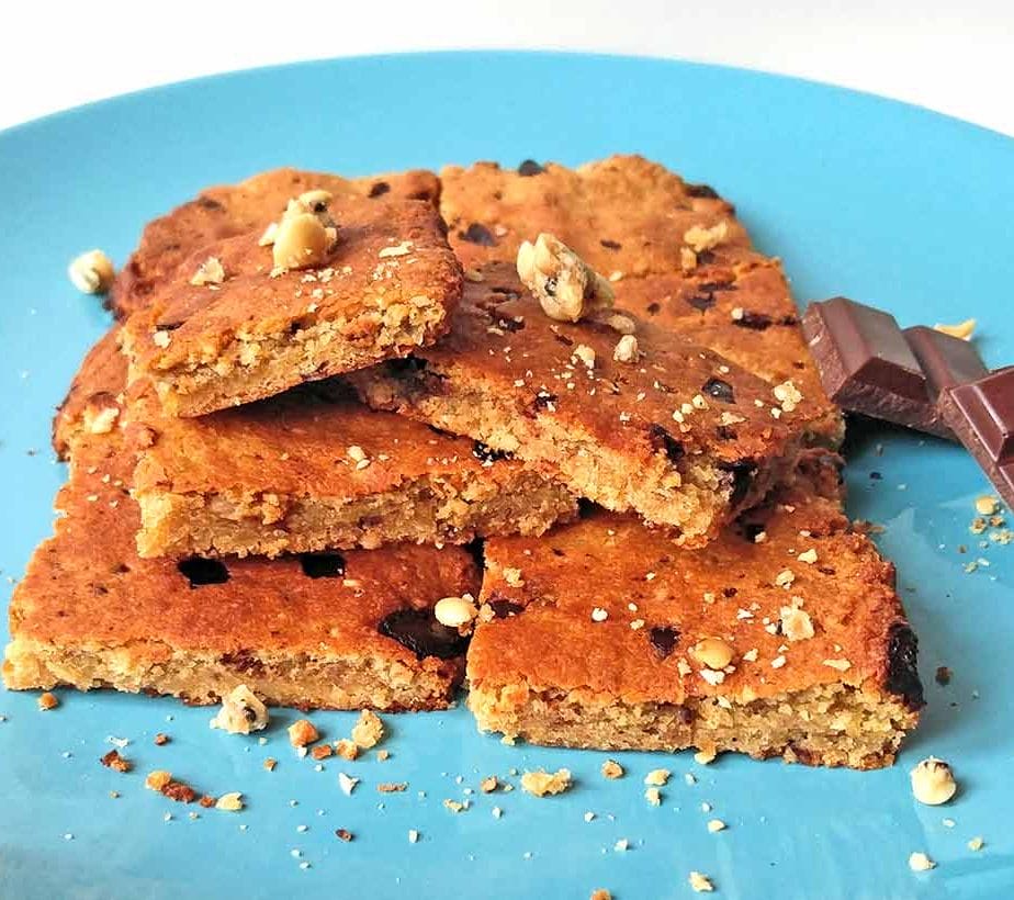 Peanutbutter Blondies, Erdnussblondies, Blondies, Veganer Kuchen, Veganer Erdnusskuchen, Peanutcake, zuckerfrei, ohne Zucker, vegan