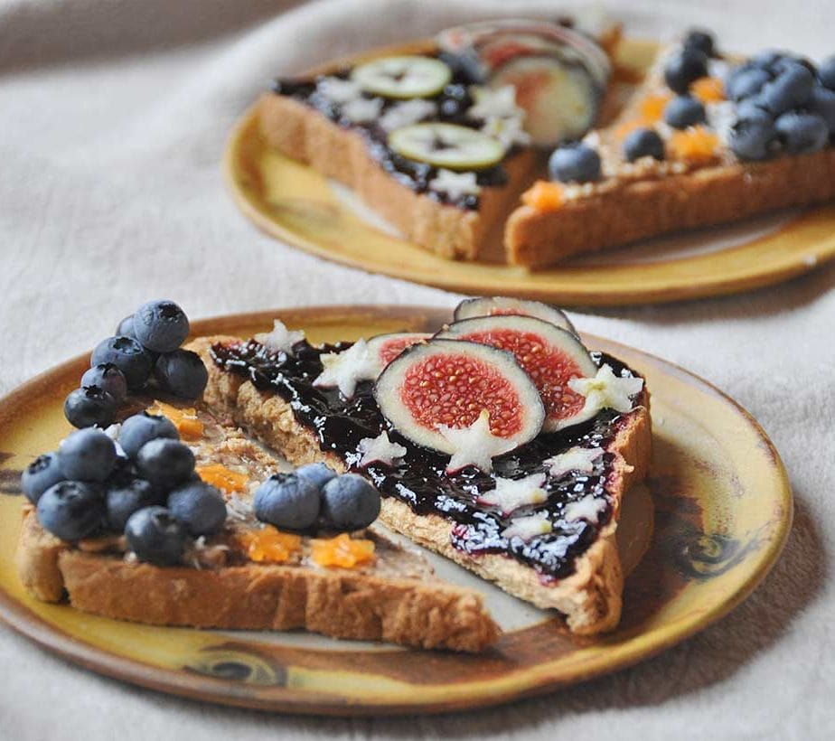 Obsttoast, Magic Toast, Frühstückstoast, Süßer Toast, Früchtebrot, Marmeladetoast, zuckerfrei, ohne Zucker