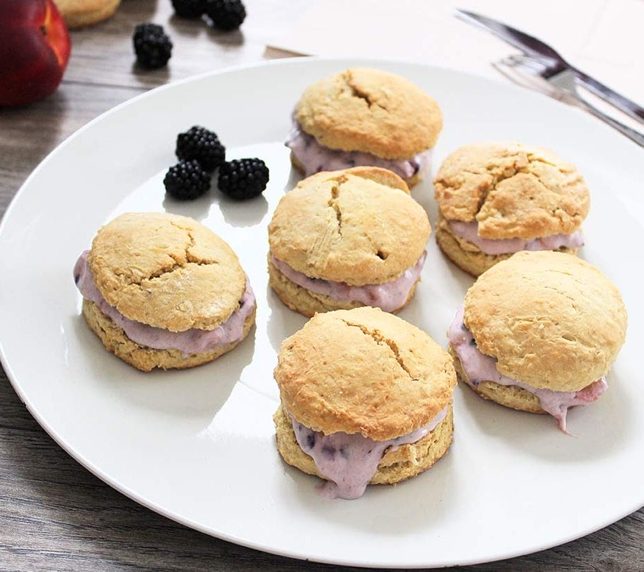 Fruchtige Scones, Brombeer-Nektarinen Scones, Nektarinen-Brombeer Scones