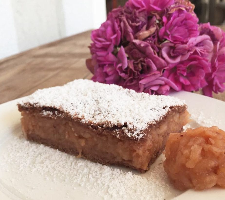 Apfelkuchen. gedeckter Apfelkuchen, Apfelstrudel, Apfelschnitten, Apfel-Kakao Kuchen