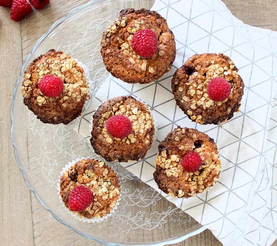 Hafer-Vollkorn-Muffins für Kinder, Kinder-Muffins ohne Zucker, Hafer-Himbeer Muffins zuckerfrei, Himbeer Muffins für Kinder, Kinder-Muffins mit Himbeeren, Hafermuffins für Kinder ohne Zucker