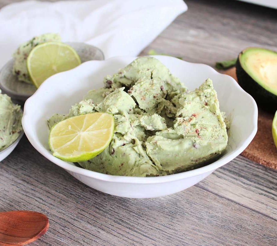 Low Carb Eis, Veganes Avocado Eis ohne Zucker, Eis ohne Zucker, Eis lower Carb, Avocado Schoko Eis zuckerfrei, Avocado Schoko Minz Eis mit Birkenzucker