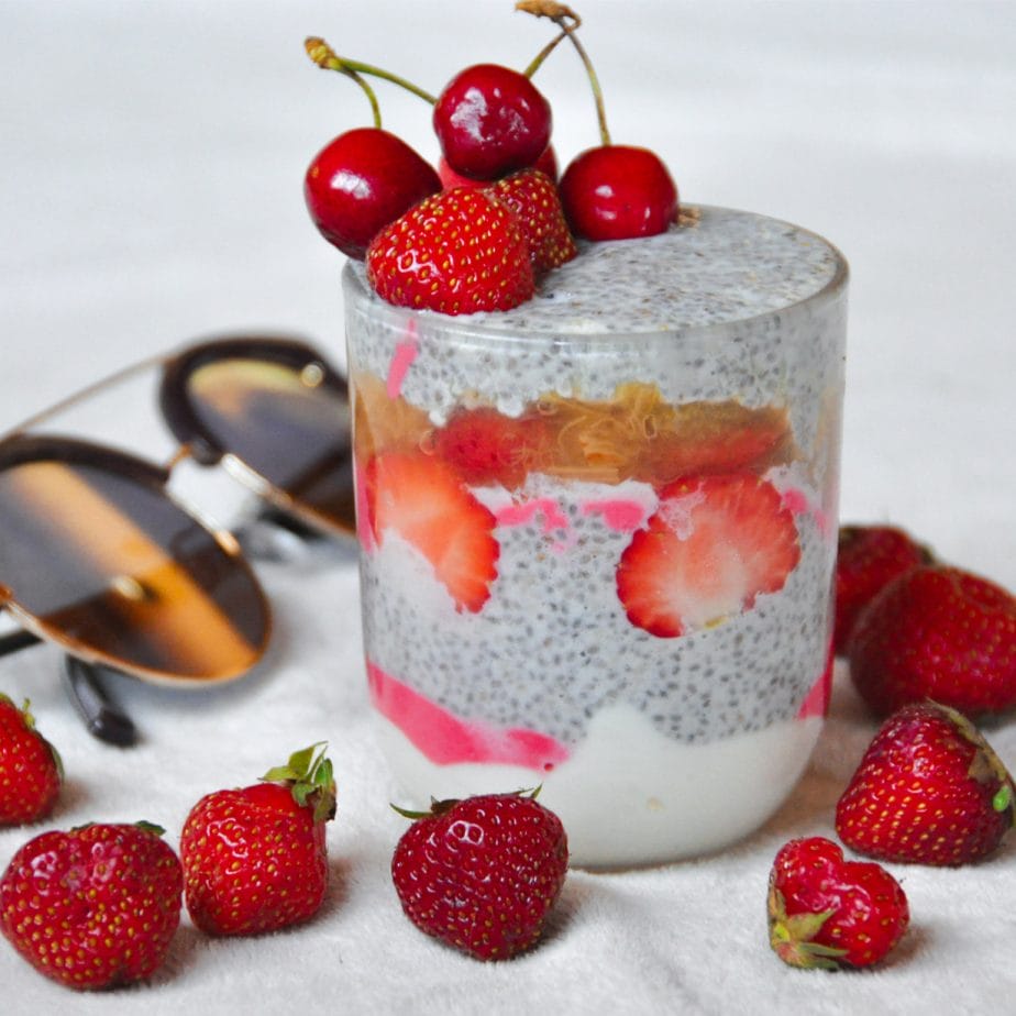 Chiasamen Pudding, Chia Pudding, Chiasamen Joghurt, Chia Dessert, Chiasamen Dessert, Chiasamen Pudding mit Erdbeeren, Chia Pudding mit Früchten