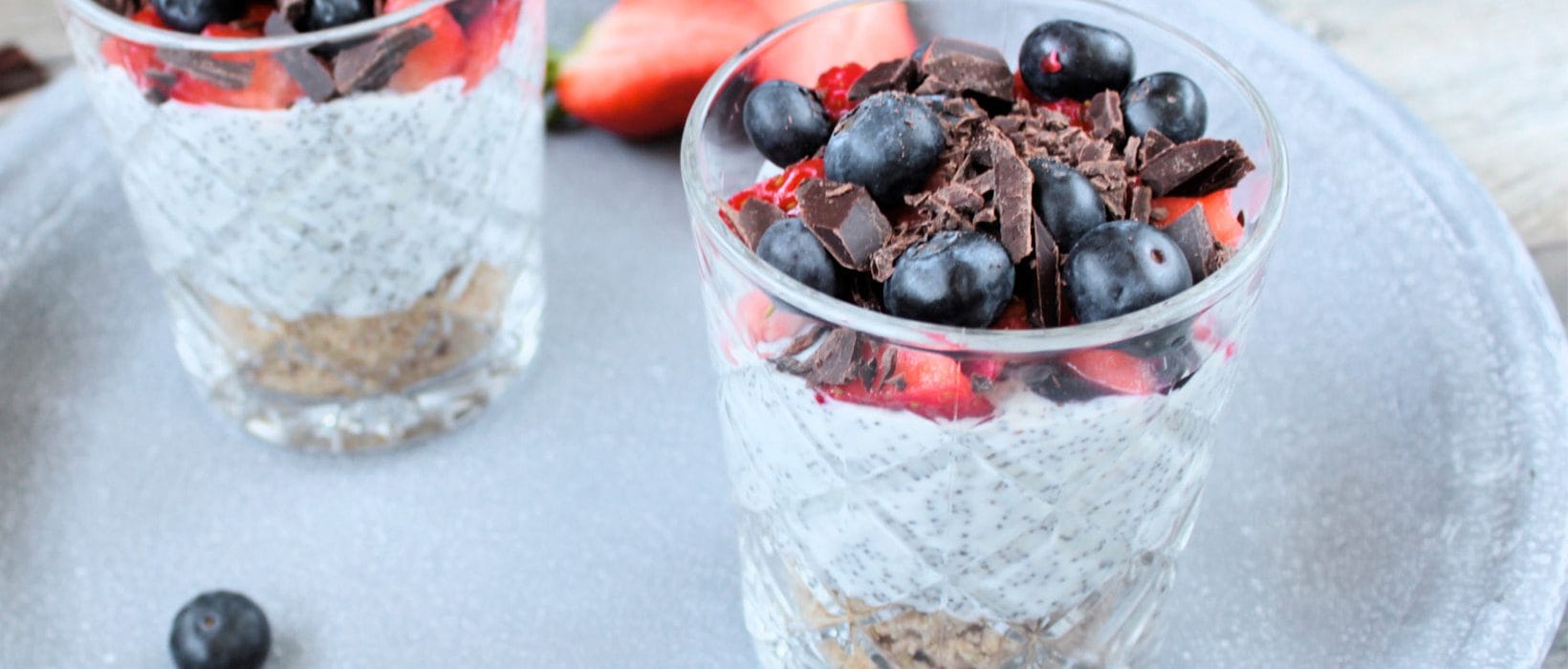 beeren trifle, erdbeer dessert im glas, erdbeerdessert im glas, schnelles dessert im glas mit Joghurt,schnelles dessert im glas, dessert im glas schnell, nachtisch im glas schnell, schnelle desserts zum vorbereiten im glas