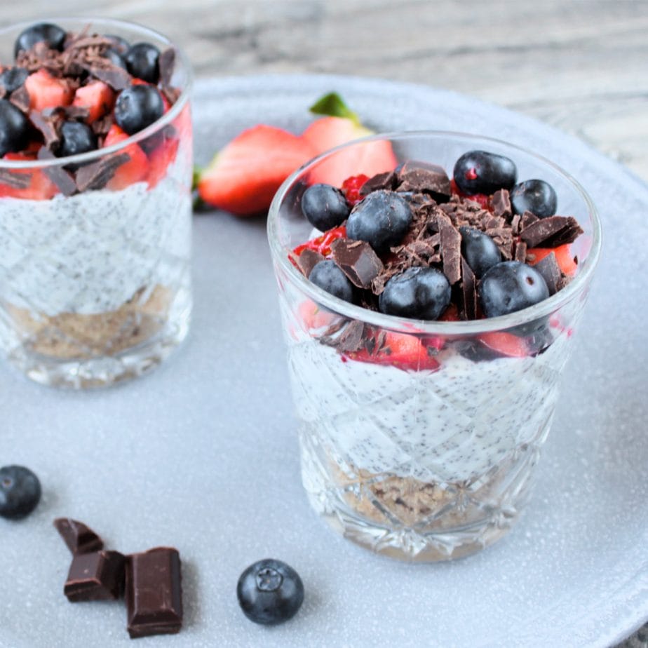 beeren trifle, erdbeer dessert im glas, erdbeerdessert im glas, schnelles dessert im glas mit Joghurt,schnelles dessert im glas, dessert im glas schnell, nachtisch im glas schnell, schnelle desserts zum vorbereiten im glas