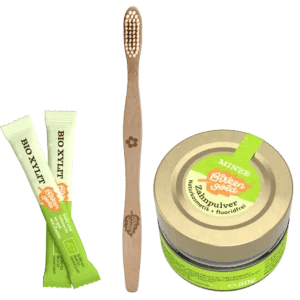 Bio-zahnpflege-set: Bio-Xylit Sticks, Bambus-Zahnbürste und Minze Zahnpulver von Birkengold, fluoridfrei.